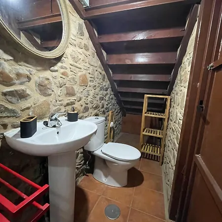 Alojamiento Bodega Lof Valtuille de Abajo