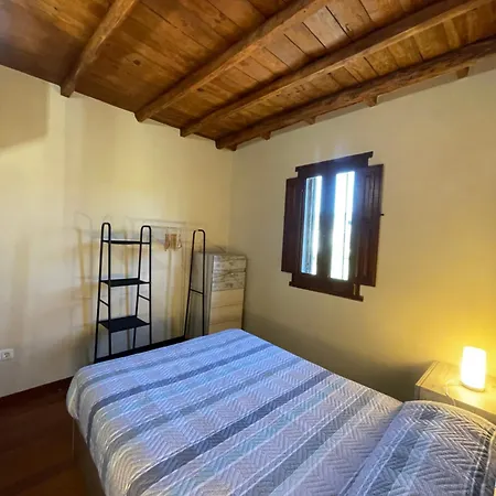 Alojamiento Bodega Lof Holiday home